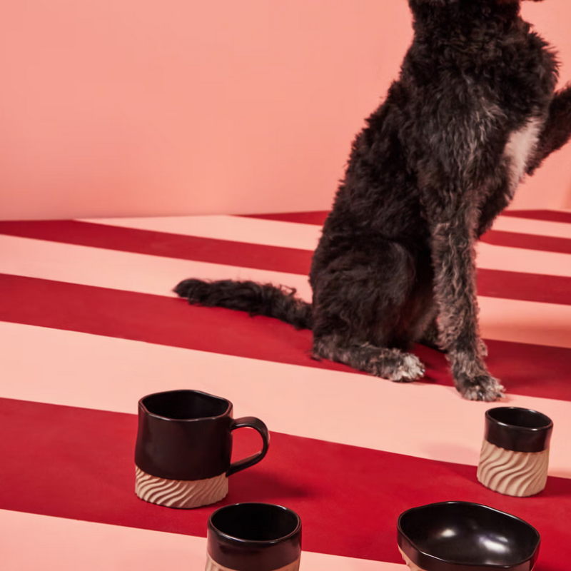 BYON - "Swirl" Svart Mugg