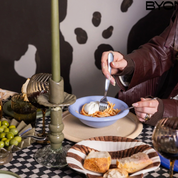 Byon - Tallrik Armona randig mörkbrun/vit