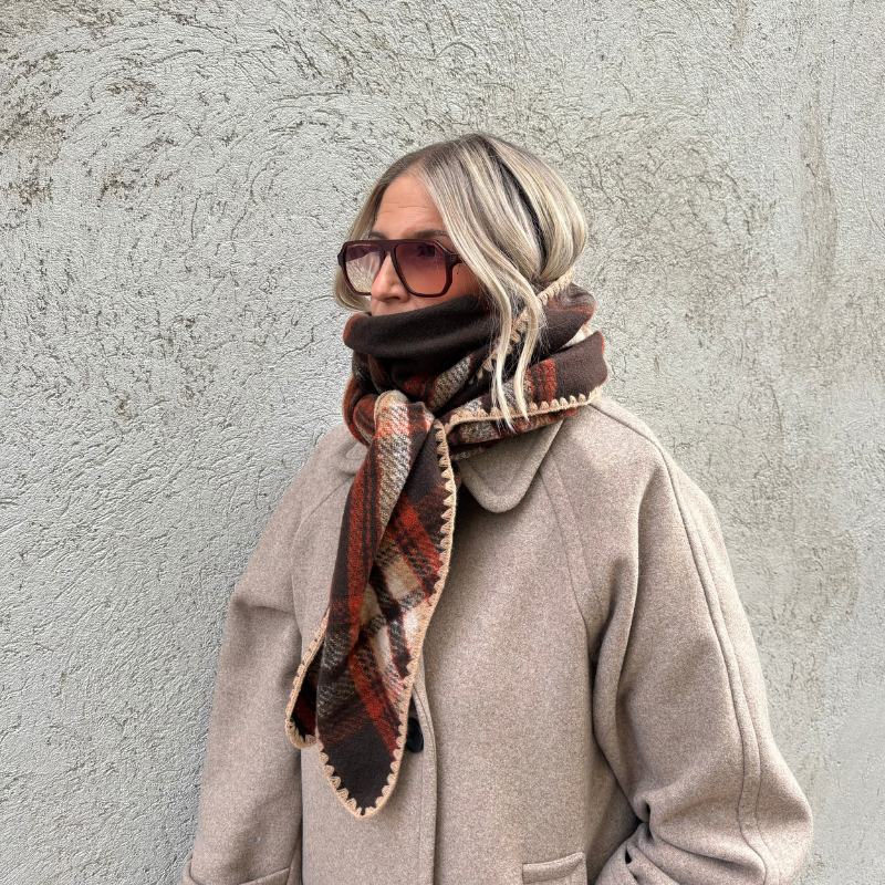 Black Colour - Leoni Cheqered Scarf Mocca