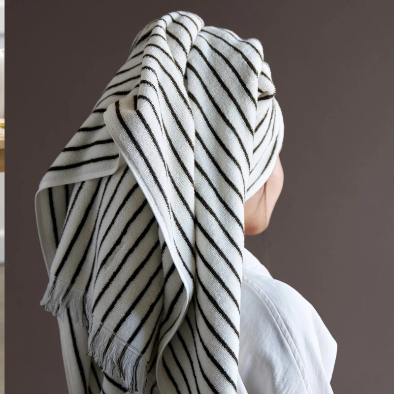 Lene Bjerre - Ayane Badhandduk White/Darkbrown 140x70cm