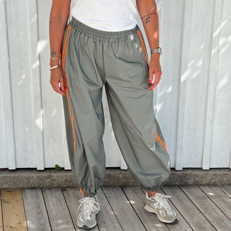 MinouMinou - Chill Champion Military/Orange