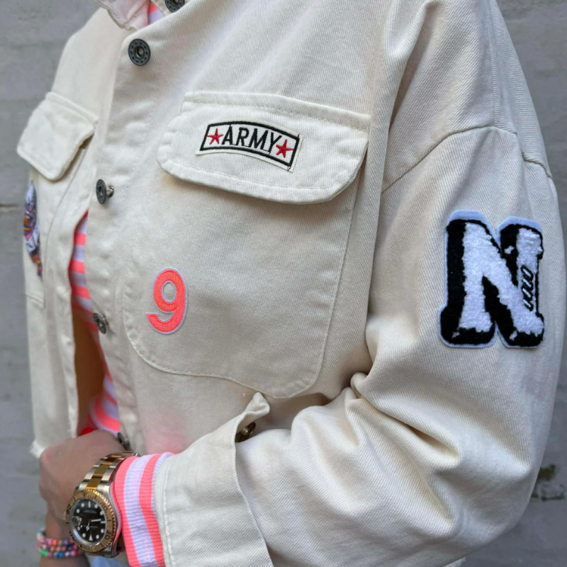 Not Sisters - Carla Jacka , Beige