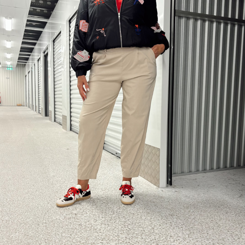 Black Colour - Davina Barrel Pant Kit