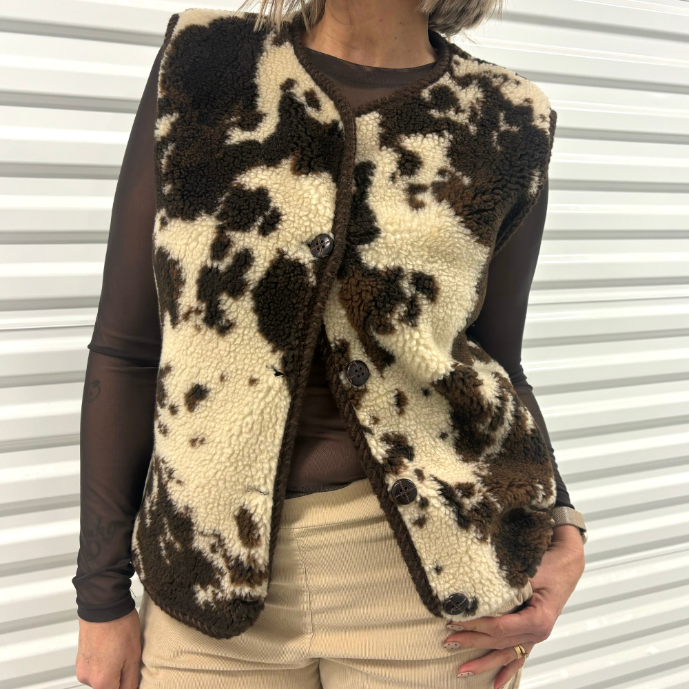 Black Colour - Nora Väst