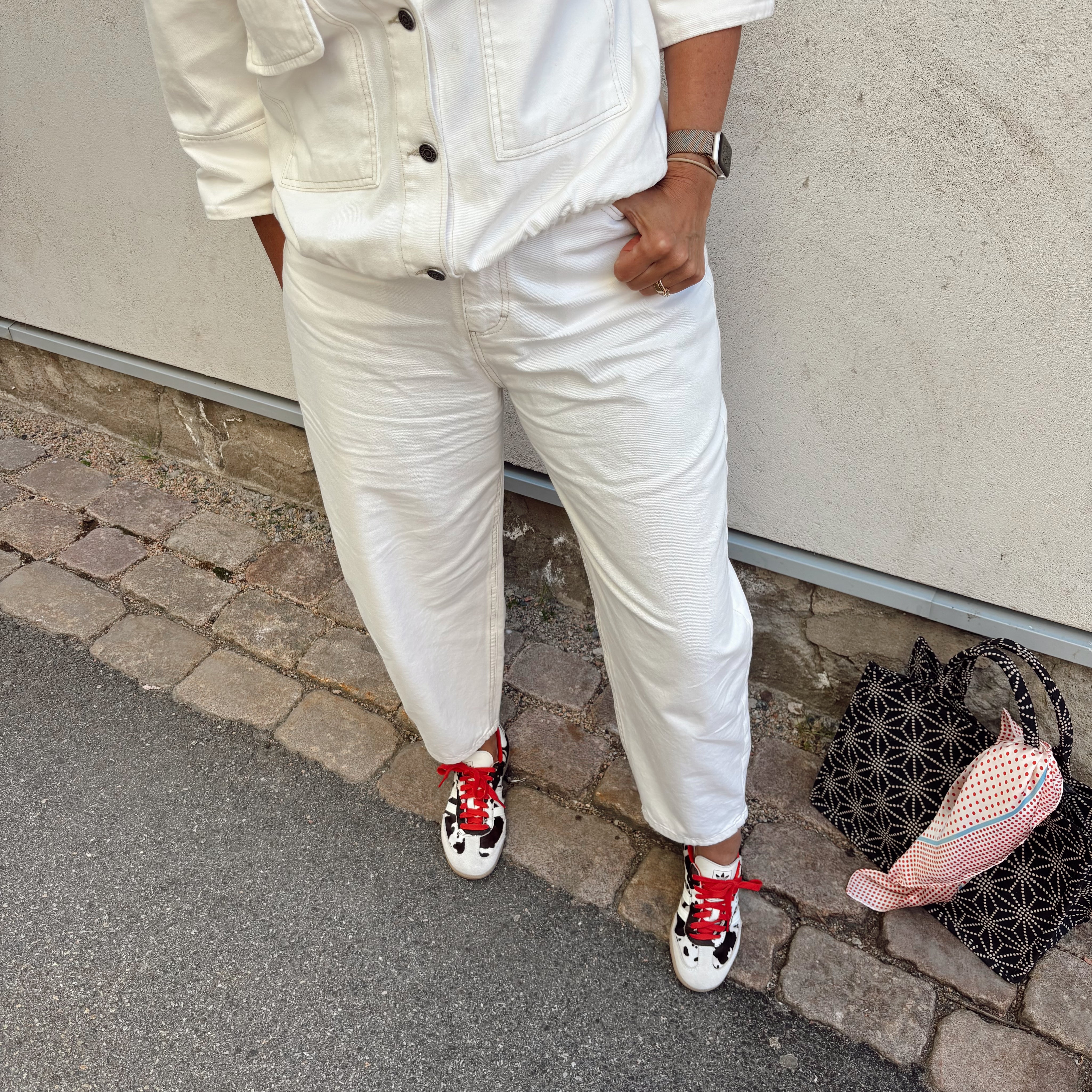 Black Colour - Cizzy Barrel Pant - Offwhite