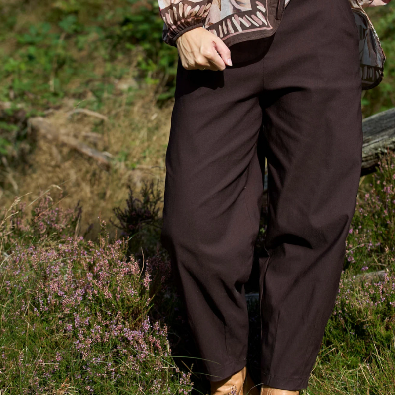 Black Colour - Bevely Barrel Pant - Coffee